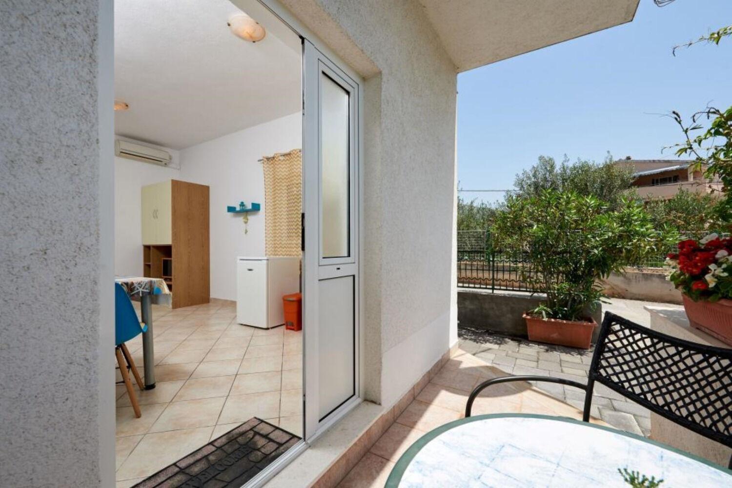 Apartments Mare - 30 M From Pebble Beach Seget Vranjica Exterior photo