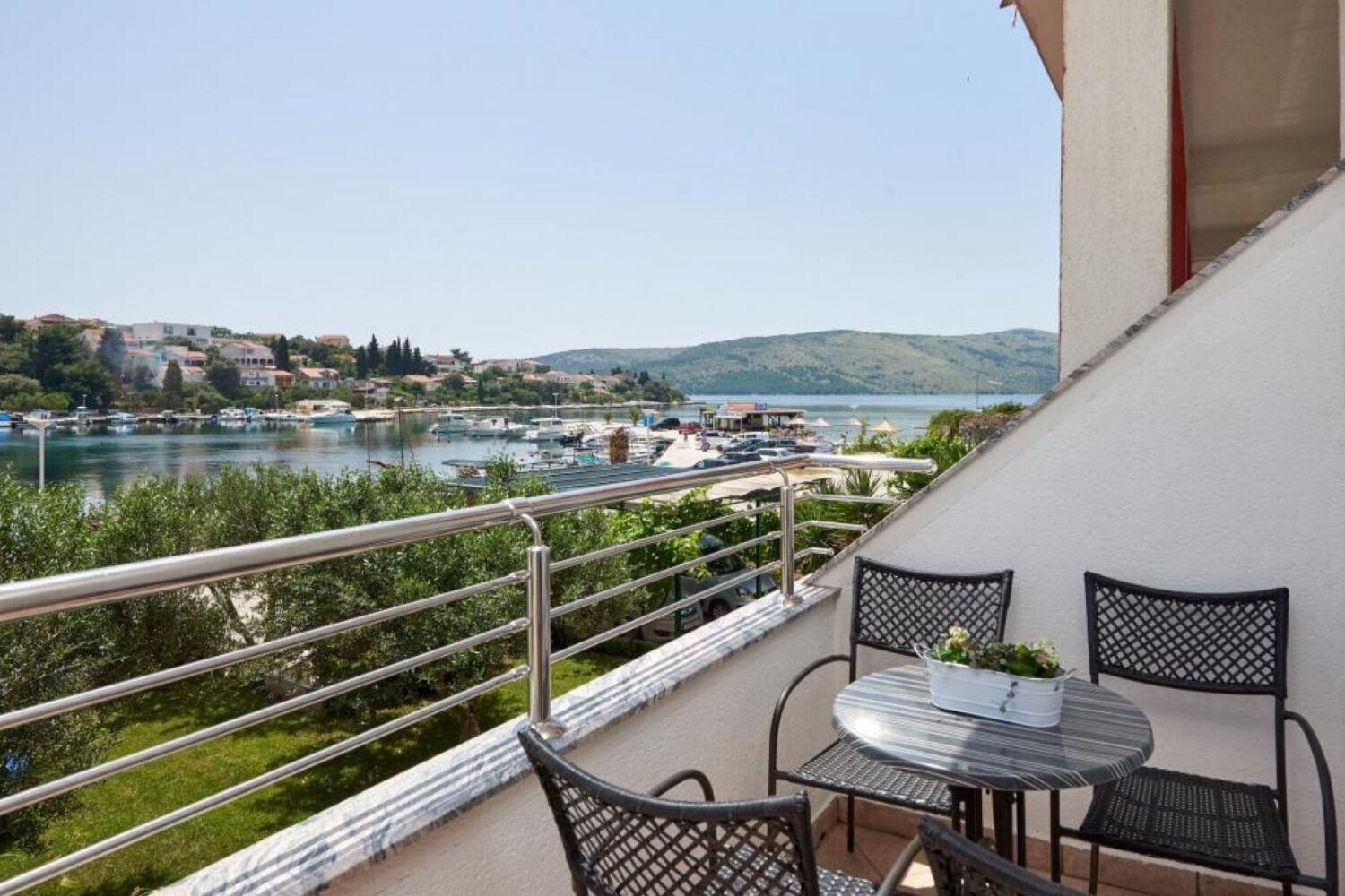 Apartments Mare - 30 M From Pebble Beach Seget Vranjica Exterior photo
