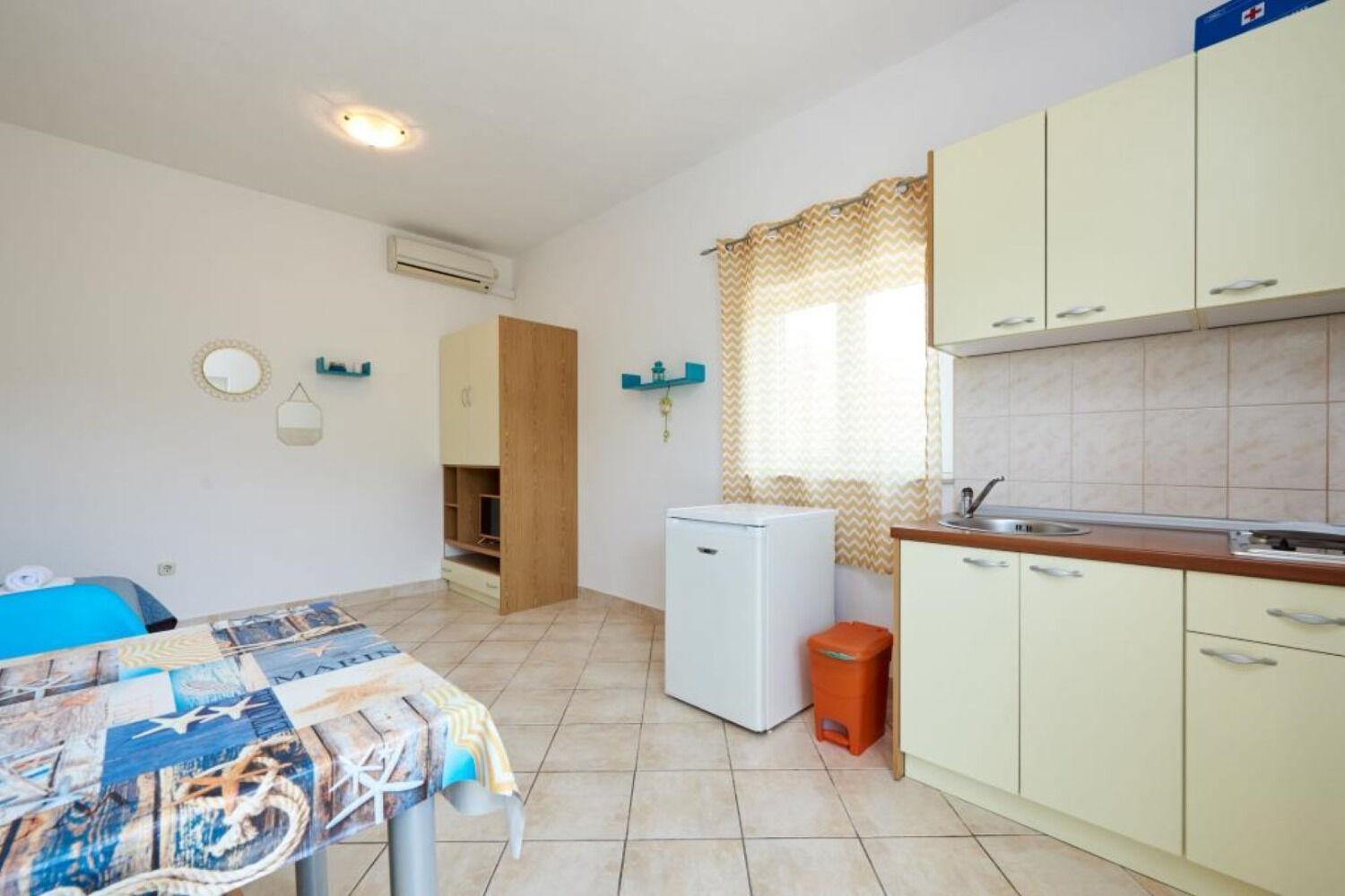 Apartments Mare - 30 M From Pebble Beach Seget Vranjica Exterior photo