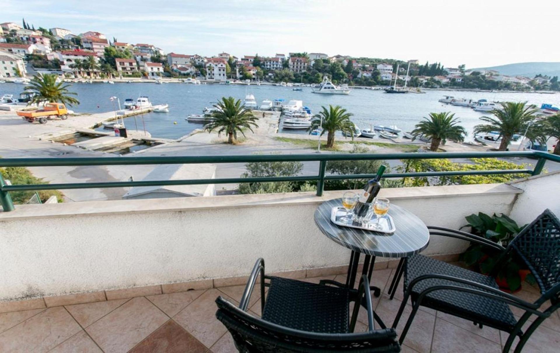Apartments Mare - 30 M From Pebble Beach Seget Vranjica Exterior photo